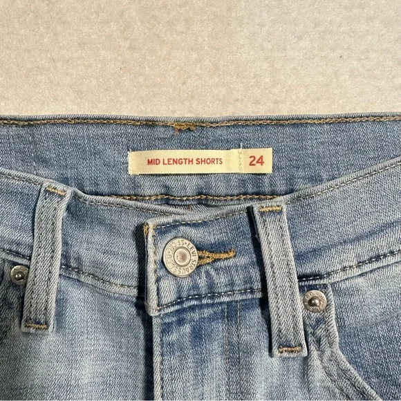 LEVIS Womens Mid Length Shorts  size 24 Blue Cuffed Denim Jean Shorts Co… - Picture 4 of 13